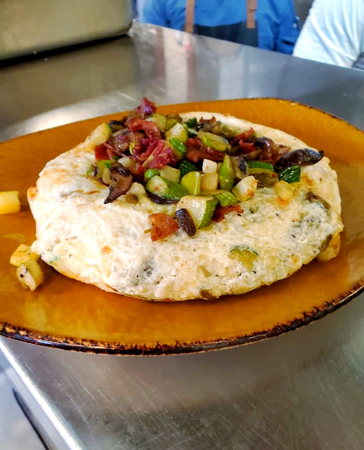 KitchentableSQ's tweet photo. @kitchentable_lv's Egg White Frittata is made with roasted mushrooms, poblano peppers and cauliflower puree-- the perfect way to end your week on a healthy note! #Frittata #Brunch #Breakfast #Lunch #KitchenTableLV #Henderson #EaterVegas #Thrillist #VegasLocal #VegasDining https://t.co/DgEm7I9Ktv