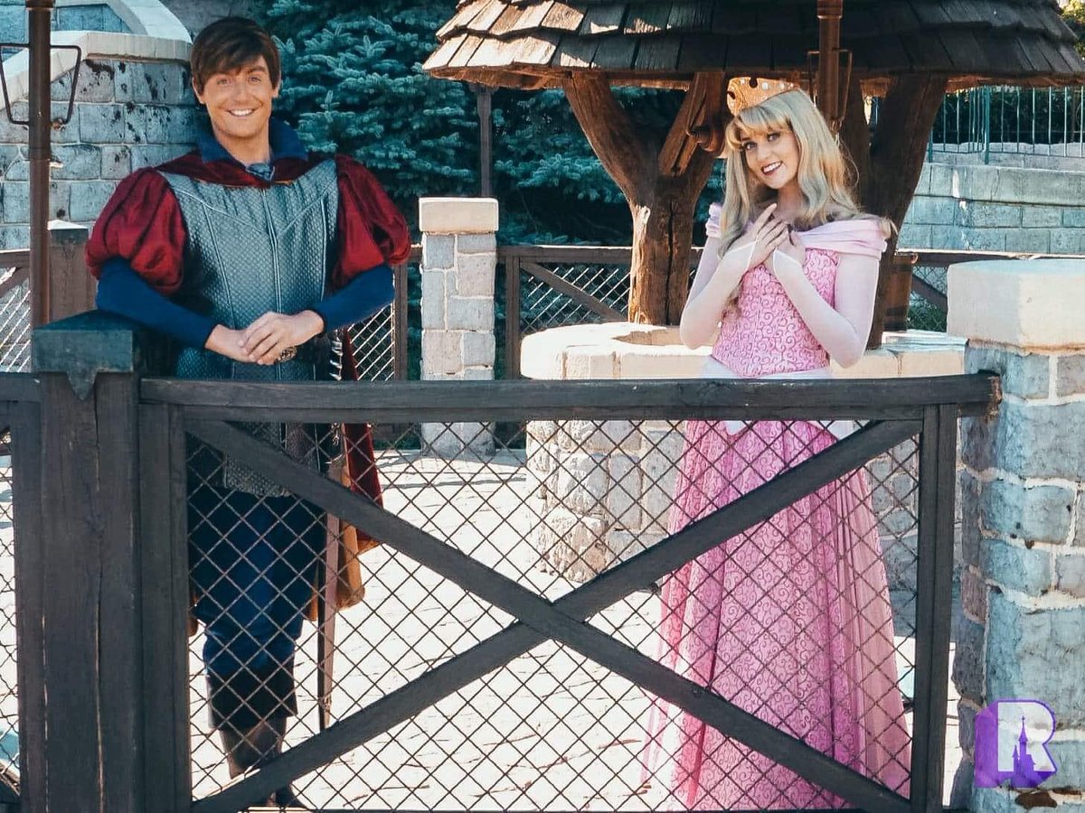 📍Aurora and Philip met Guests at the Wishing Well for the first time today: