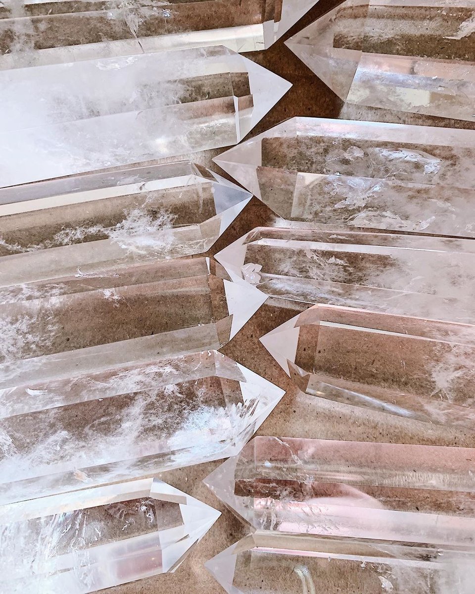 AIIRhair's tweet photo. Making things Crystal Clear 💫⁠
⁠
AIIR is...⁠
✨Vegan⁠
✨Cruelty-Free⁠
✨Paraben-Free⁠
✨Sulfate-Free⁠
✨Gluten-Free⁠
✨Responsibly Sourced Gemstones⁠
✨All the Good Vibes ⁠
⁠
{📷: @_thecuratorsclub⁠}⁠
⁠
#aiirprofessional #aiir #crystalinfused https://t.co/XCpwUdU1xN