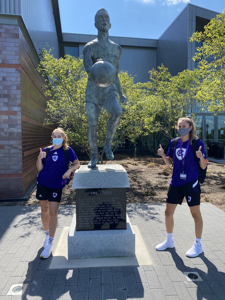 kellyypetro's tweet photo. Celebrating Purple Friday on the hill! #HCTogether @HCrossWBB @aqcross https://t.co/5guXoQWbWM