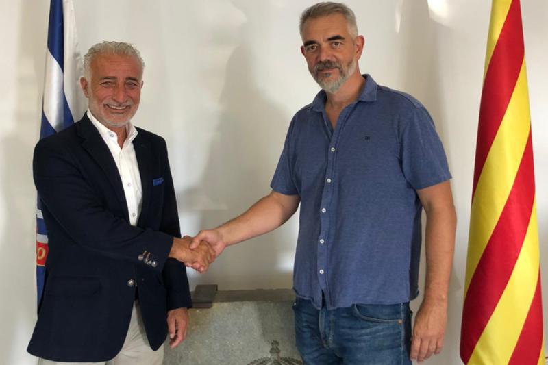 Acord històric:  @diariolagrada i <a href="/pericosonline/">PericosOnline</a> han arribat a un acord per a la seva fusió: a banda del diari, el projecte comptarà amb el programa de televisió presentat per Sergi Mas, estrenarà nova web i tindrà el seu propi programa de ràdio. #RCDE bit.ly/2Z4JX9G