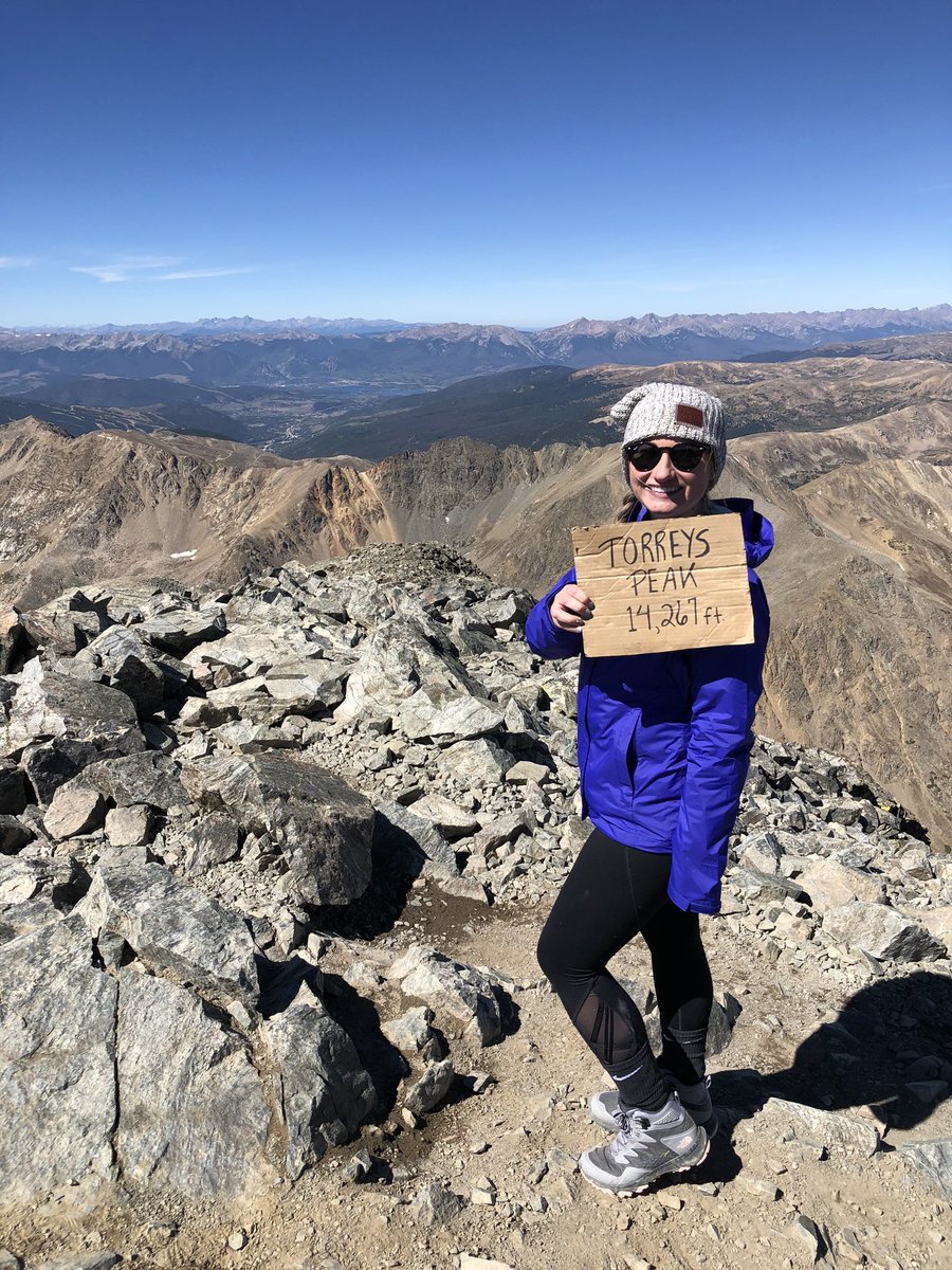cassiereiley's tweet photo. Two peaks. One day.

It feels amazing being on top of the world. 🏔
#14er #Colorado14ers #Grays #Torreys https://t.co/oDyeWPkck4