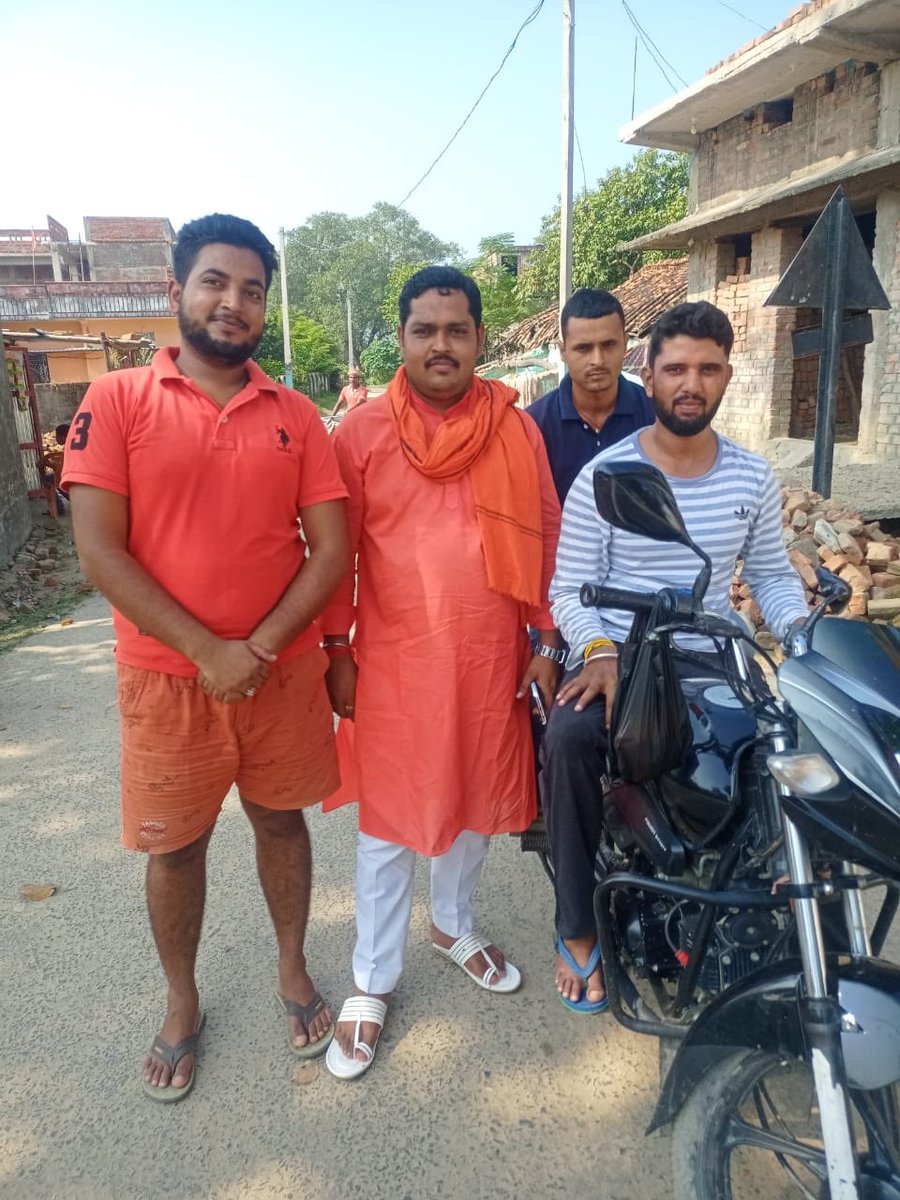 manch_bihar's tweet photo. People,Your leaders is on the ground .show him some love because 
If your leader will win the election then you’re in the power.
#biharyuvavikasmanch #helpingbiharyuvavikasmanch @viknitj https://t.co/VBaXBKYW06