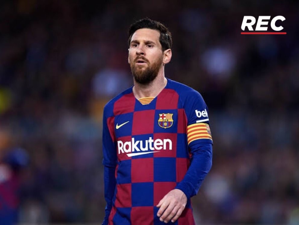 Rcadenatv's tweet photo. OFICIAL.🚨| Lionel Messi CONTINUARÁ EN EL FC BARCELONA.  

“Voy a seguir en el club porque la única manera de marcharme era pagar la cláusula de 700; eso es imposible, otra manera era ir a juicio. Yo no iría a juicio contra el Barça nunca porque es el club que amo”.

Vía @goal. https://t.co/Y6UOOzAHCN