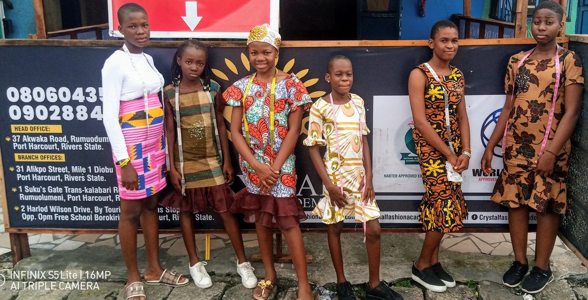 AugustineAwoye2's tweet photo. The CRYSTAL FASHION ACADEMY, 4 Weeks (1 Month) FREE CHILDREN SEWING CLASS officially ended today @ No.31 Afikpo Street Mile 1 Diobu Port Harcourt.
STUDENTS Showcasing there works. I feel Fulfiled because the little children has added VALUE TO THEMSELVES in just a short time. https://t.co/G5CMypmKdH