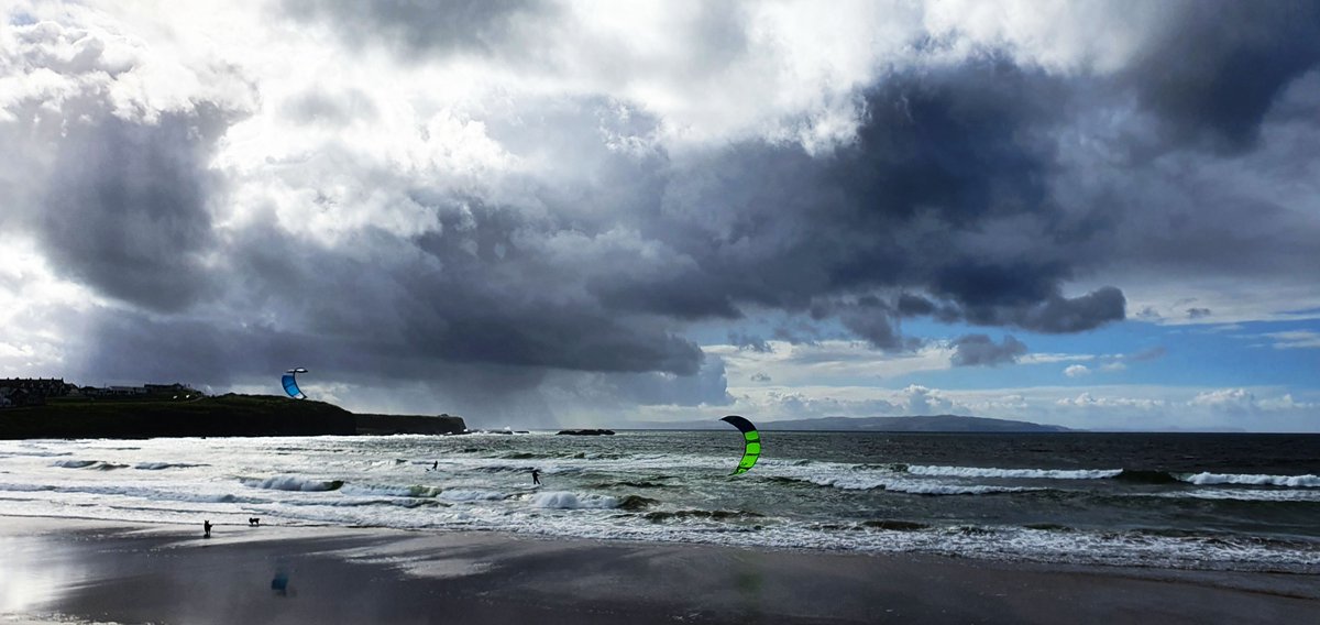 onew_curry's tweet photo. #WeatherCee #Portrush #ILoveNorthCoast https://t.co/M7oRrTsI9G