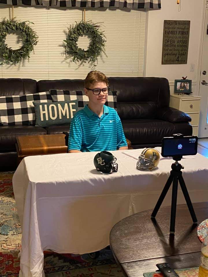 Super_Centex's tweet photo. Dax was supposed to start his internship with KWTX this fall. Answering phones, ordering lunch. Ya know, regular bottom of the totem pole stuff then Julie Hays was like "hey Dax , how about your own 4 min sports segment every Friday?" Ummm, ok. Grateful for the opportunity. https://t.co/7lsW2ldwv9