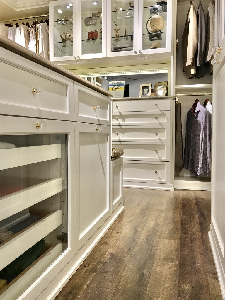 Closets's tweet image. A Walk-in Closet Dressing Room in vanilla color painted wood. Schedule your Free Consultation with us Today: bit.ly/3boMm3G #FollowFriday #FeatureFriday #Friyay #FlashbackFriday #friday #weekend #fridayvibes #instagood #transformhome #cabinetry #Closet