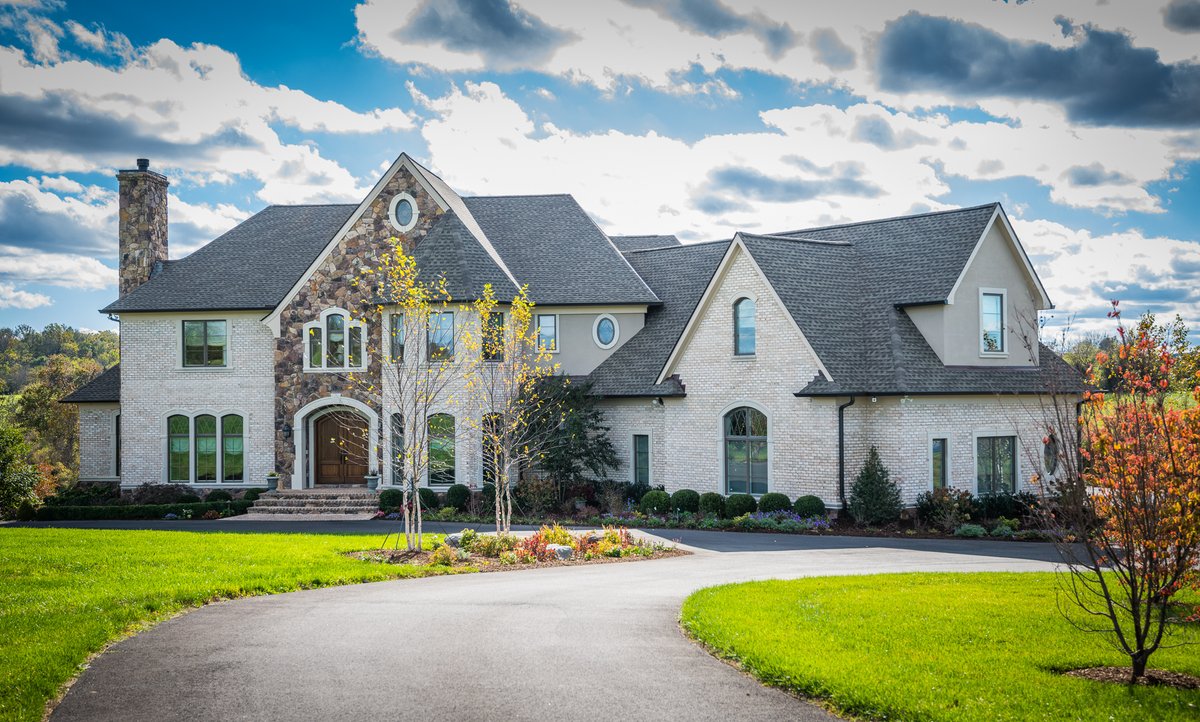 CreightonHomes's tweet photo. #luxuryhomes #realestate #luxurylifestyle #luxury #interiordesign #luxuryrealestate #architecture #design #realtor #homedecor #home #luxuryliving #interior #dreamhome #homesweethome #newhome  #lifestyle #interiordesigner #customhome #customhomebuilder #creightonfarms #grenata https://t.co/qzsjneYqo9