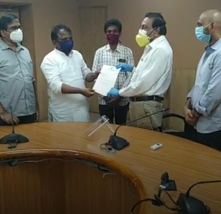 NSUIAndhra's tweet photo. On the request of @NSUIAndhra, APCC President @sailajanath garu had given a representation to VC of Dr.NTR University of Health Sciences requesting them to postpone MBBS &amp; BDS exams amidst corona crisis. As a result of it exams for BDS final year students have been postponed. https://t.co/au1zq2YBTV
