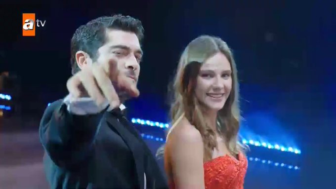 SaraSora18's tweet photo. يممممممممممممممممممهه  ايه الحلاوة دي 😭😭😭😭😭🧡🧡🧡🖤🖤🖤🖤🖤🖤🖤🖤
#alinaboz #burakdeniz 
#Maraşlı https://t.co/pMHOOKnwZC
