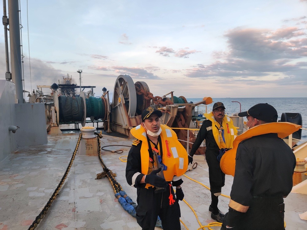 Indian Coast Guard tweet media