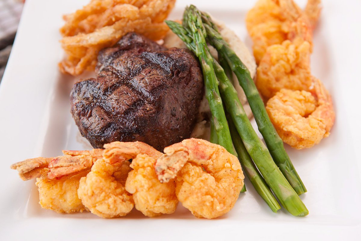 ShrimpFactoryGA's tweet photo. Treat yourself this Labor Day weekend, you deserve it!
•
•
#Laborday #Fridayvibes #weekend #filet #friedshrimp #surf&amp;turf #riverstreet #shrimpfactory #dinner #lunch https://t.co/pK2XdMT8bI