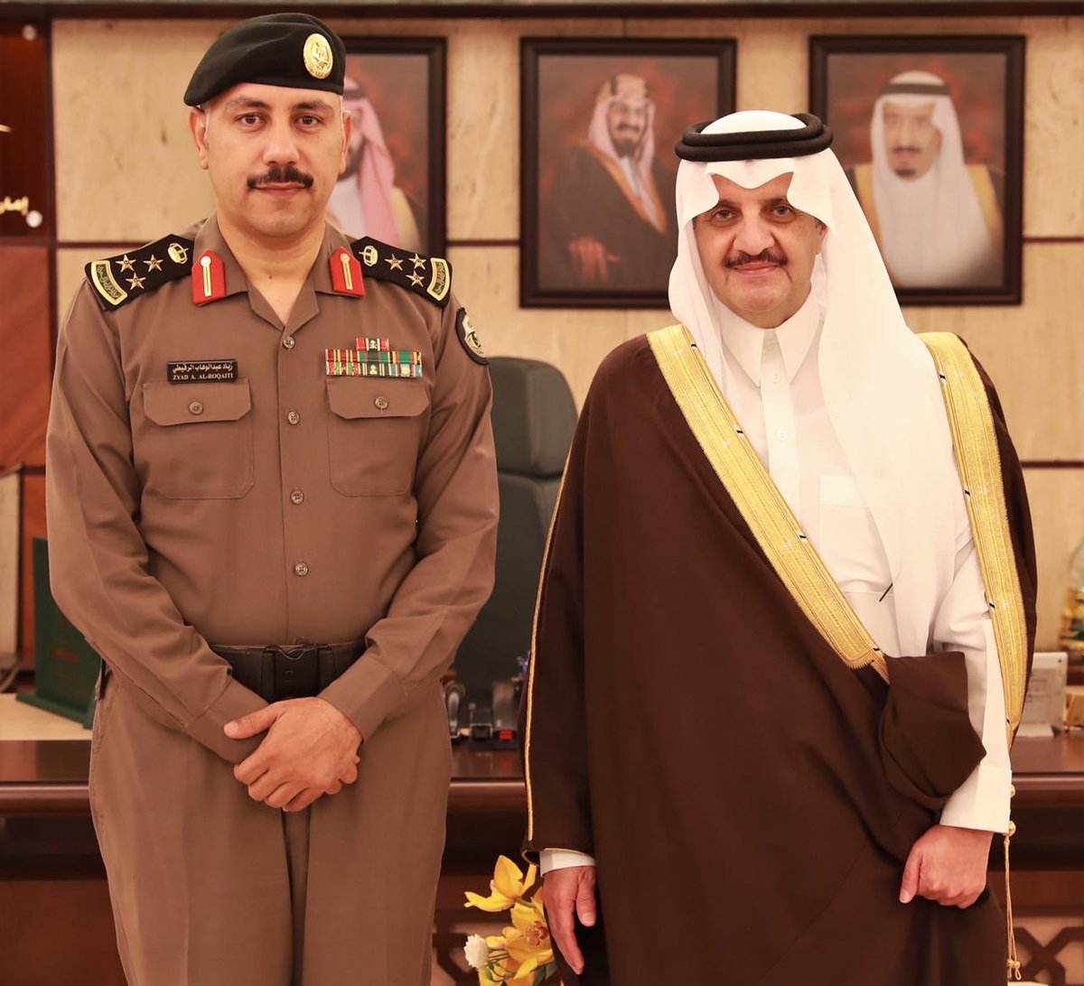 akd_2030's tweet photo. أتقدم باسمى آيات التهاني والتبريكات للمبدع والخلوق سعادة العميد زياد الرقيطي تعيينه مساعد لمدير شرطة #المنطقة_الشرقية للضبط الإداري.
سائلين الله أن يوفقه في مهام عمله الجديدة🌹🌹.
#المستشار_عبدالله_الدوسري https://t.co/S8bWmq0SzD