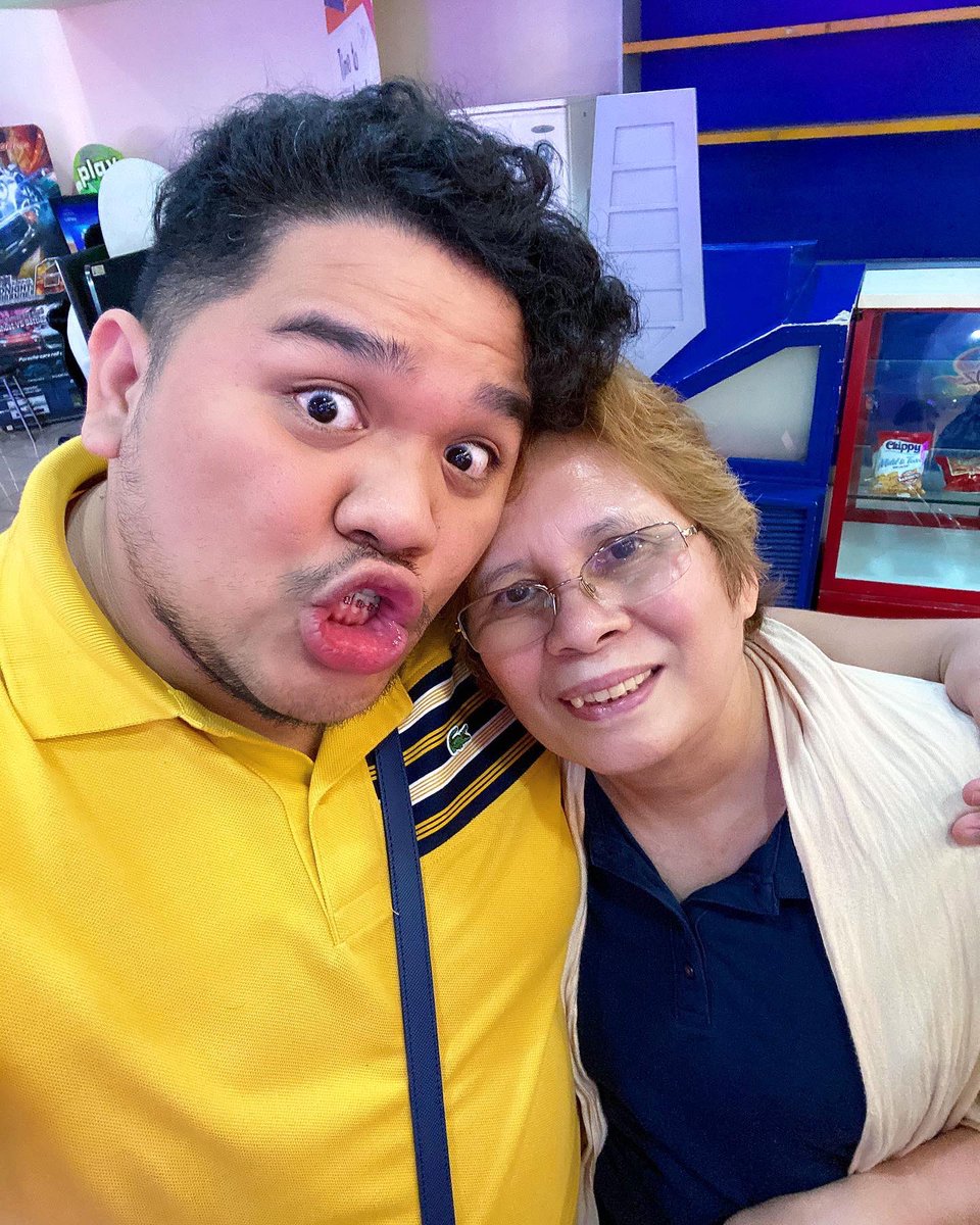 dlan1925's tweet photo. Naiyak ako habang nakikita ko pictures nilang mag nanay 🥺 Sending hugs to his family and friends! https://t.co/bMBB6EjPMD