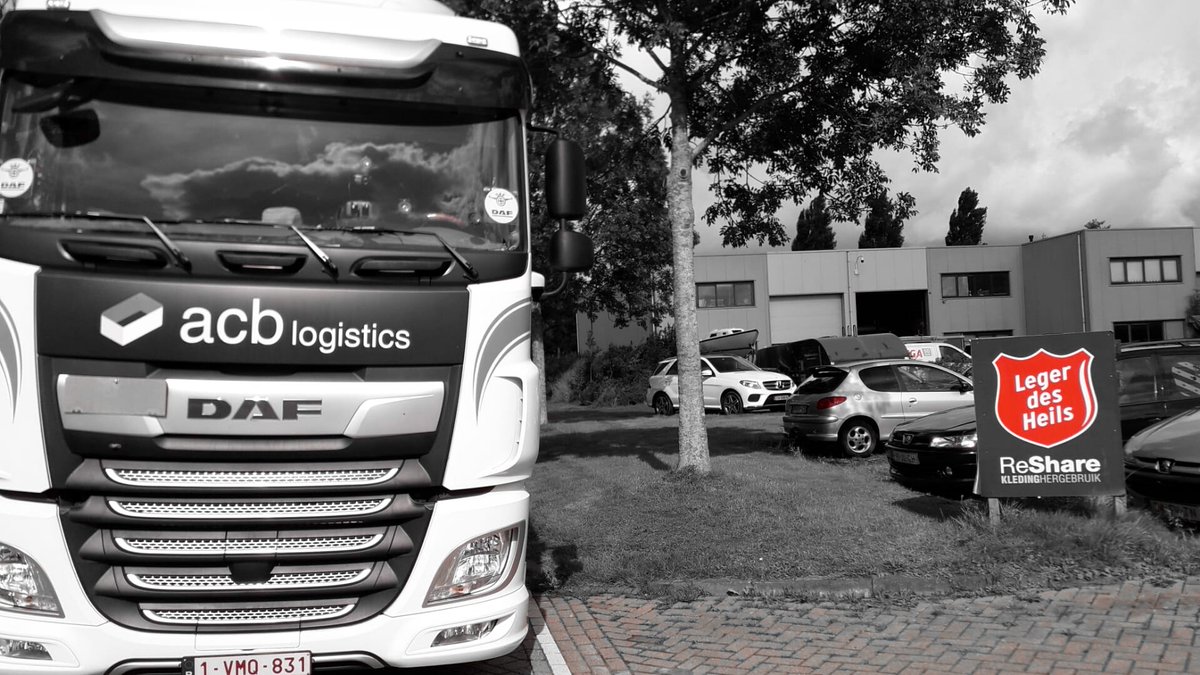 Peter7andvliet's tweet photo. Tis moeilijk bescheiden te blijven 👏
Best wel trots om voor het leger te mogen exporteren 🙏
#legerdesheils #ReShare #acblogistics #acbcontainers #acbgroup #zeecontainers #containerboeren #vrachtwagenchauffeur #sneek #recycling #recycledfashion https://t.co/4ESi6CDeqo