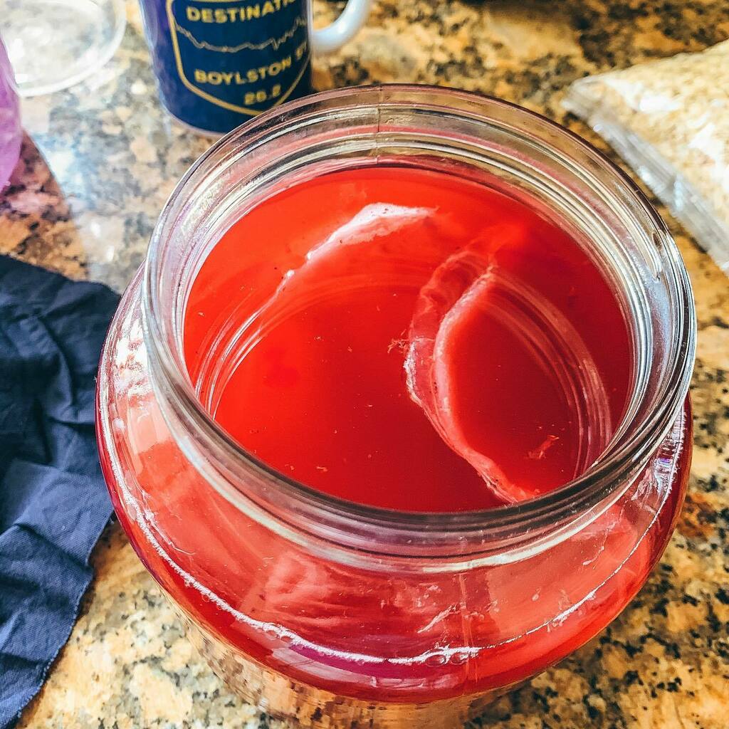 N8I's tweet photo. Made a kombucha version of @shalaneflanagan’s recovery tea. 🙌🏻 #runfasteatslow #runpositive #roadtoboston https://t.co/YeBddBOj16
