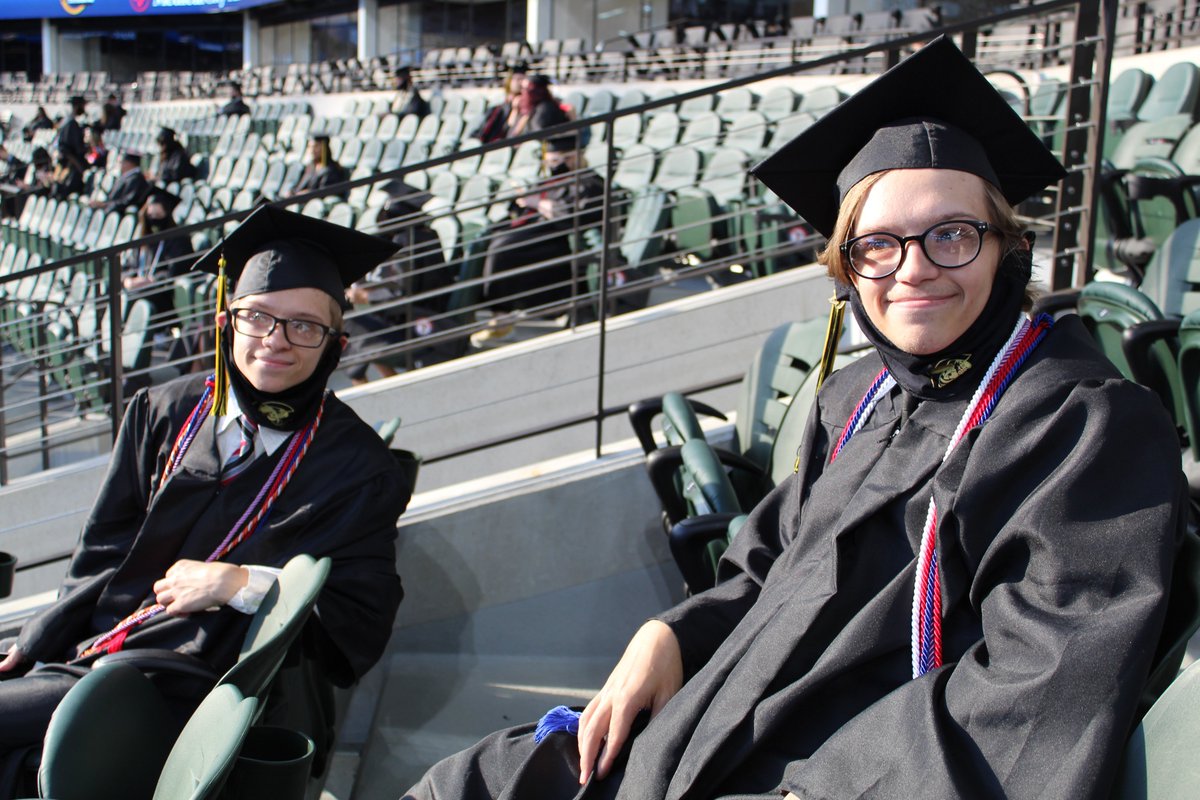 CleburneISD's tweet photo. Our first set of CHS graduates to go through the AVID program are now experiencing their first days of college.
https://t.co/2rNBTAdtQa
@AVID4College https://t.co/CTziIe7kcO