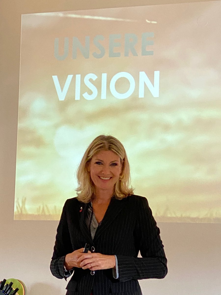 MyKeynote's tweet photo. SUSANNE NICKEL - Die Krise kann uns mal. Topic beim Rednertag in Nürnberg: CHANGE. Und wie wir damit erfolgreich umgehen. https://t.co/NuF4nVksuV #mykeynotespeaker https://t.co/mlX4Zq25fu