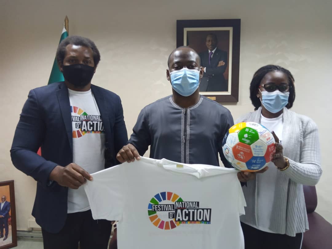 FesnaODD's tweet photo. Oui en effet, nous y sommes.
Engageons-nous résolument a rendre cet événement unique.
Chacun à divers niveau doit s'engager. C'est maintenant, je prends mon t-shirt des #ODD 
@FORAMinitiative @AFD_France @PNUDBenin @bjlaurenceau @AurelieASZ @AAgbenonciMAEC @gouvbenin https://t.co/706f6Lfzry