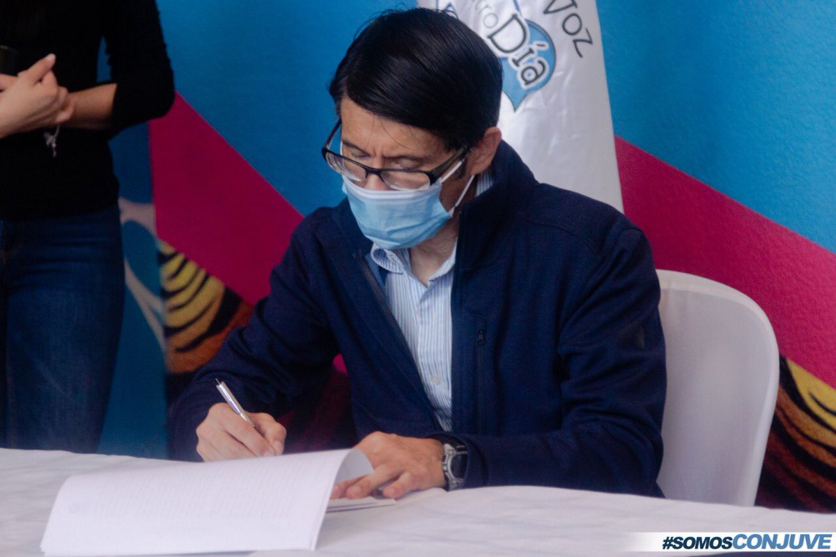 ConjuveGuate's tweet photo. El Director General, José Grijalva, realizó la firma de carta de entendimiento entre el Consejo Nacional de la Juventud y el Observatorio de Derechos de la Juventud https://t.co/RKhW8zwMjo