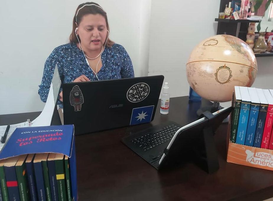 Vicemin. <a href="/RosangelaOrozco/">Rosangela Orozco</a>: En el debate que estamos realizando a nivel nacional están participando activamente los estudiantes y organizaciones como <a href="/VenezuelaObe/">OBE Venezuela</a>, <a href="/FEVEEM/">FEVEEM</a>, <a href="/MBF_MPPE/">Movimiento Bolivariano de Familias</a>. <a href="/NicolasMaduro/">Nicolás Maduro</a> @psuvaristobulo