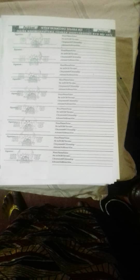 LeonardNdolima4's tweet photo. Le Collectif Internationale des Survivants et Victimes du Genocide Hutus de 1972 au Burundi est entrain de collecter 500.000 signatures de la population, pour demander la Reconnaissance officielle de ce Genocide au Parlement Burundais. https://t.co/7Vip3nZNV1