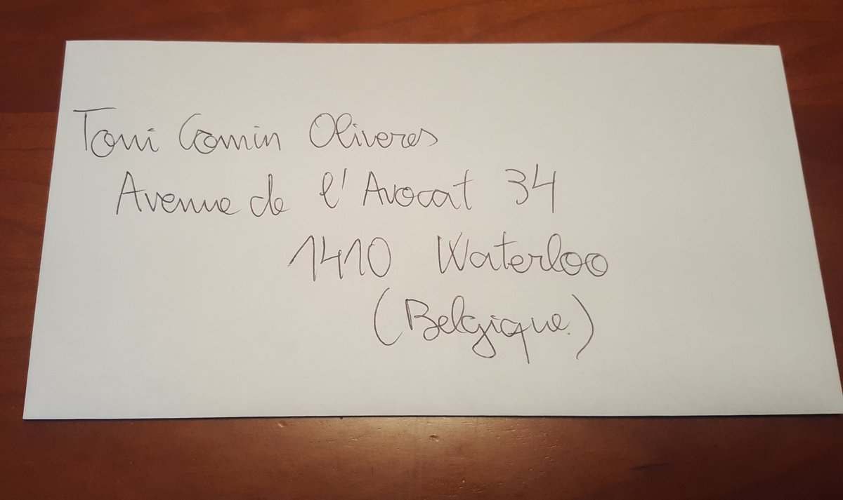 arnaucabeza's tweet photo. Una abraçada pel @toni_comin i familia. Ànims, no esteu sols. Tornareu lliures. @BetonaComin #FreeComin #Freetothom https://t.co/ELX5Pzy30b