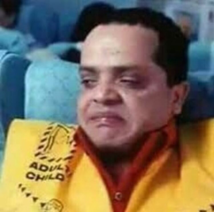 soha_8's tweet photo. #زواج_عايض_وهبه_وفارق_السن ياربي  تقهرون تقهرون بالله وش دخلكم هبة اشتكت لكم عايض اتشكى خلوهم في حالهم لو تتزوج شايب او يتزوج عجوز مو بشغلكم نااااس ملقوفه بس اتكلم ع اللي بخاطري لانكم تقهرون https://t.co/Pi7dmmhacO