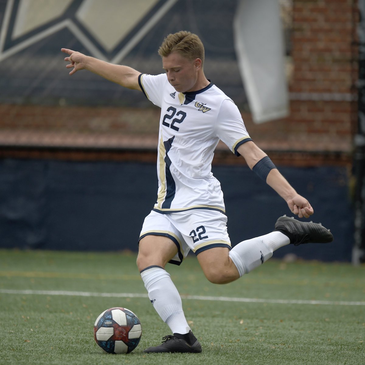 GWMensSoccer's tweet photo. Celebrating #CollegeColorsDay on a #BuffandBlueFriday ๐คฉ
#RaiseHigh https://t.co/9aR9QXAEXF