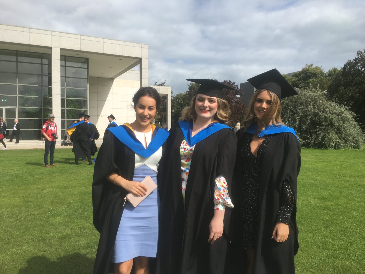 HumanitiesUCD's tweet photo. Loved seeing some of our #Classof2020 graduates celebrating on campus in the sun today! Huge congratulations to everyone celebrating this weekend #UCDGrad2020 π https://t.co/Tvble56oXb
