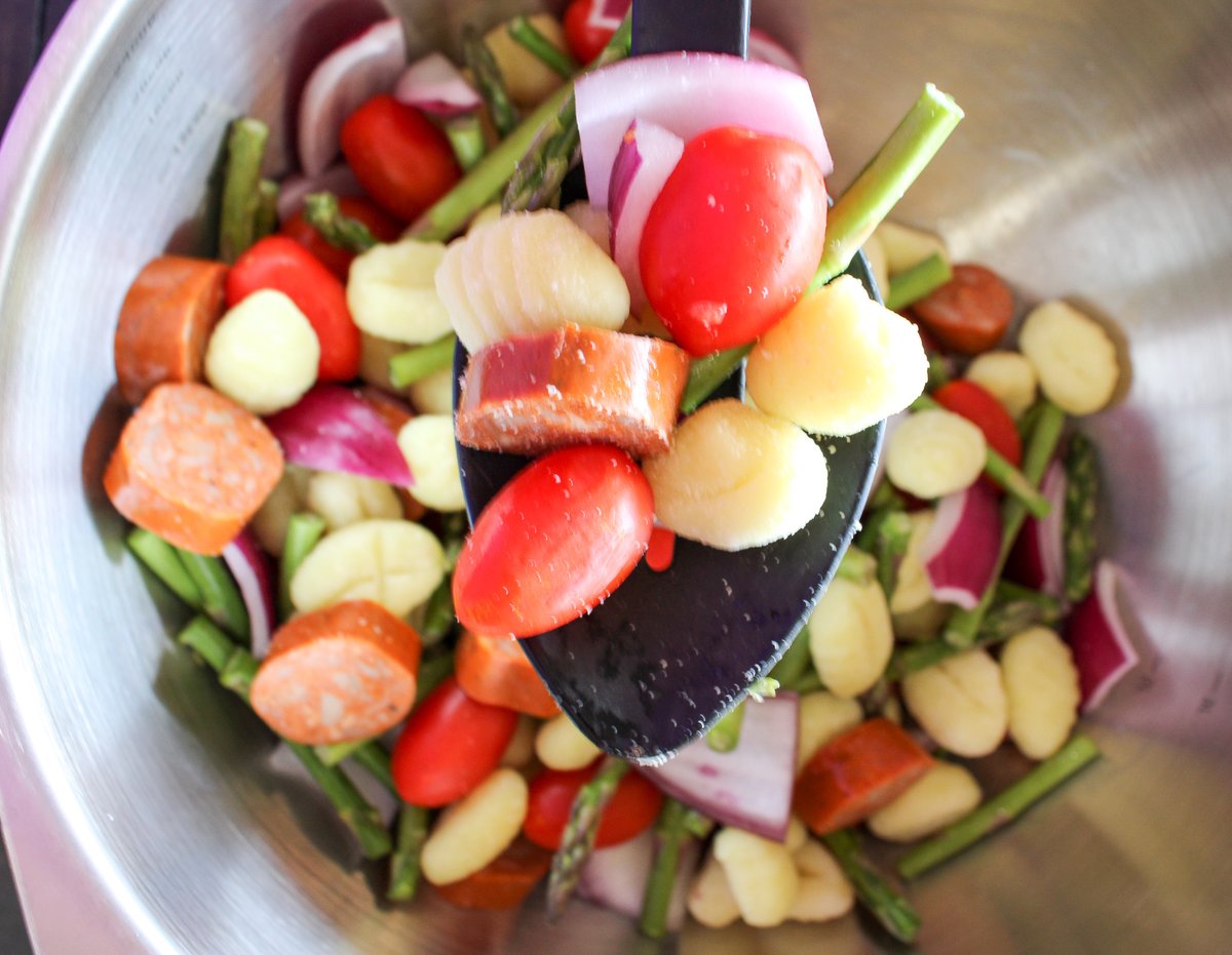 forkandthecork's tweet photo. You guys, did you know you can cook Gnocchi on a sheet pan?  Like really cook it? It turns out tender, with a lovely little crisp on the outside.  Want to make it a meal? I did!  So I added veggies and sliced chicken sausage to the pan.  https://t.co/K2xZZw94Ij https://t.co/tVRk00QpeP