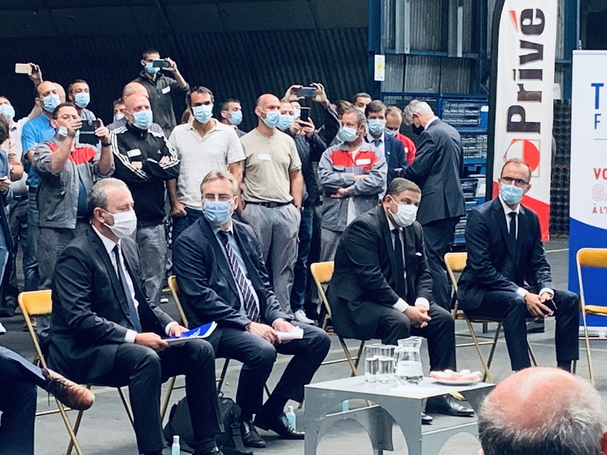 clecourtier's tweet photo. Le exportations représentent 22% des emplois en 🇫🇷, il est crucial de reprendre dès maintenant le chemin des marchés internationaux. C'est tout l'objet du plan export de #FranceRelance présenté ce matin par @JeanCASTEX et @franckriester. La #TeamFranceExport sera au rendez-vous ! https://t.co/1P4iGXrF9N