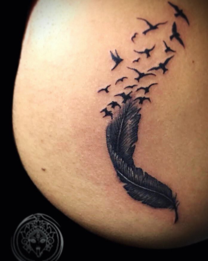 LySDragon's tweet photo. Preciosura 💉💕🐲🥰🖤 

#tatuaje #tatuajes #tatuajescdmx #cdmxtattoo #cdmx #tatuajesmujeres #tattoo #feathertattoo #feather #plumatattoo #tatuadoras #LySDragon #LyDragon #DragonNessTattoo https://t.co/YKBAgCq6Qi