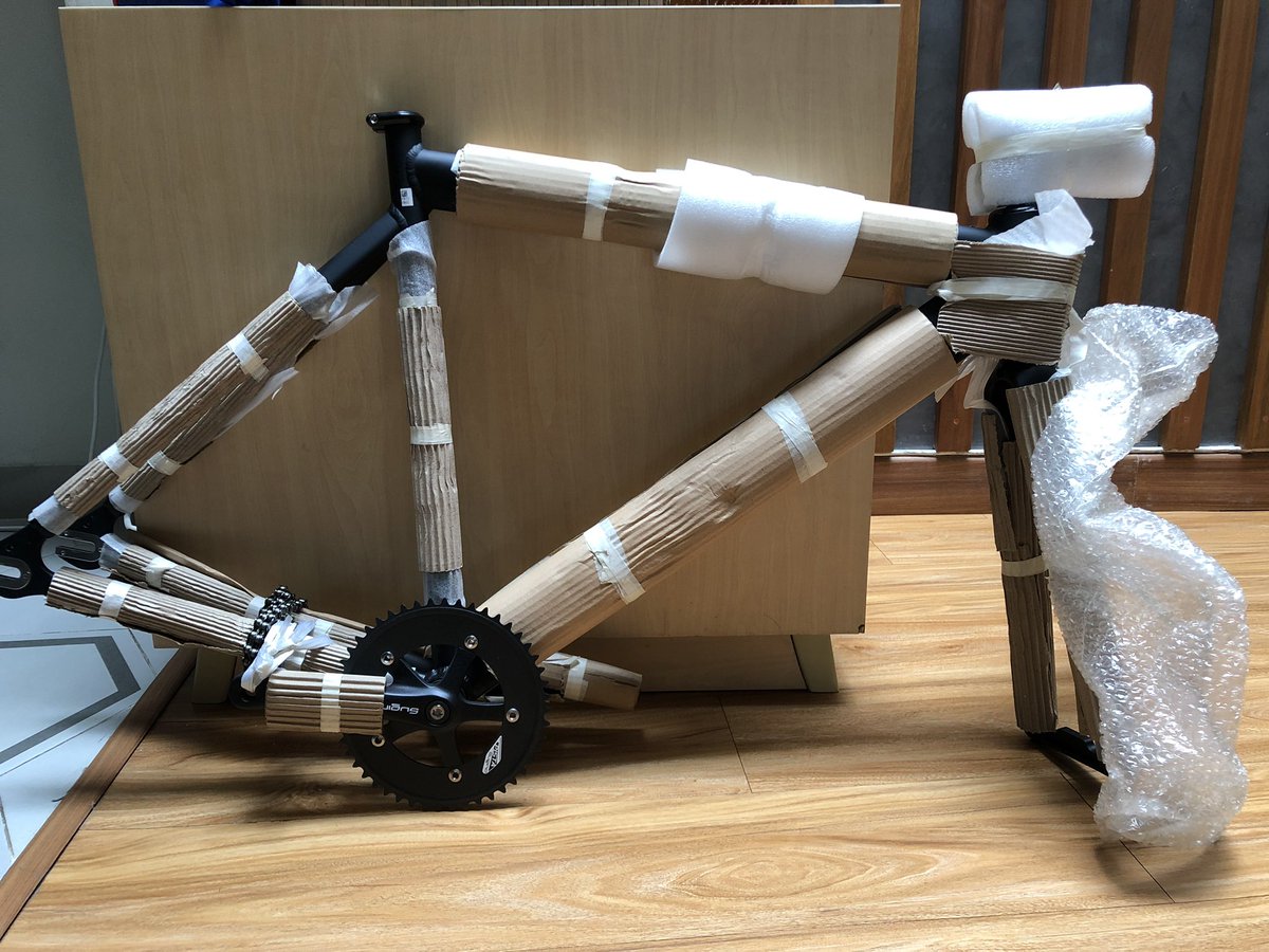 Wts leader 721 size 53.. framseset + crankset sugino pista + stem deda 7,5.. masih baru.. minat silahkan DM #fnfjb