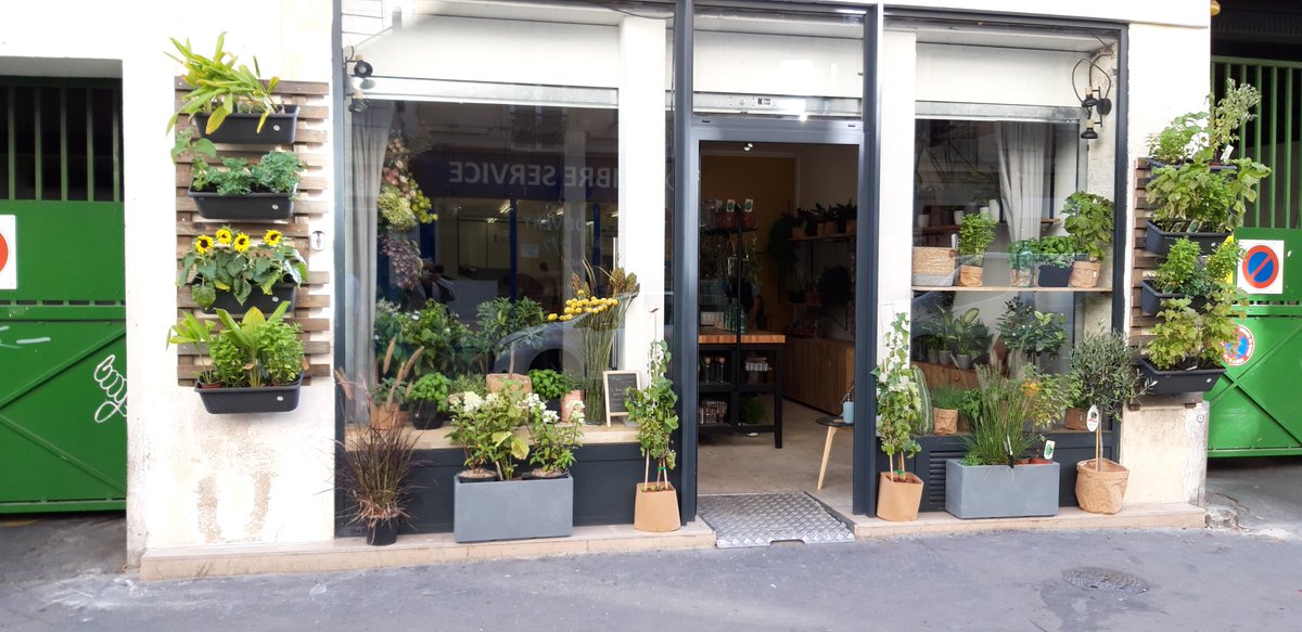 ansart_olivier's tweet photo. Nous saluons et soutenons l'ouverture 73 rue Riquet (Paris 18) de "l'épicerie fleurie", une boutique de fleurs et de plantes de saison. Elle contribue à enrichir l'offre commerciale du quartier Marx-Dormoy @mairie18paris 
https://t.co/vFFAUO4HHO https://t.co/0dlAmZ2aqq