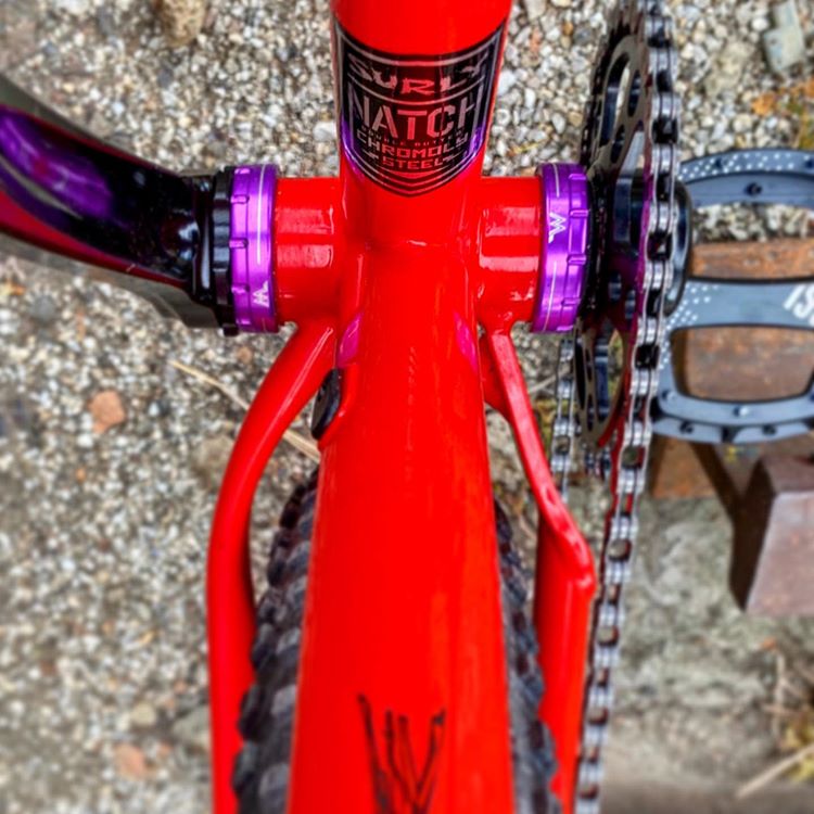 QualityBike's tweet photo. ⁣⁣⁣Highlights to aid daydreams of two-wheeled adventure ⁣⁣⁣
📸 1 - @grip_clip "2020 Surly Karate Monkey 29er+"
📸 2 - @'lightninrick "Time to get LOW! #newbikeday #surlylowside"
⁣📸 3 - @worldofbikesic "Still pumped about the purple pops on this custom build" https://t.co/fqGOdwjuRO