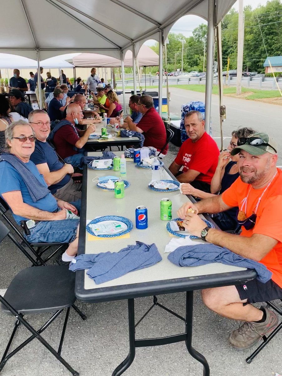 To conclude our Week of Gratefulness, join us in toasting what looks to be a bright and healthy future for the entire Wood-Mode family. On our 1st anniversary, we're excited for the future and thankful for what we are building together! #grateful #woodmodestrong #firstanniversary