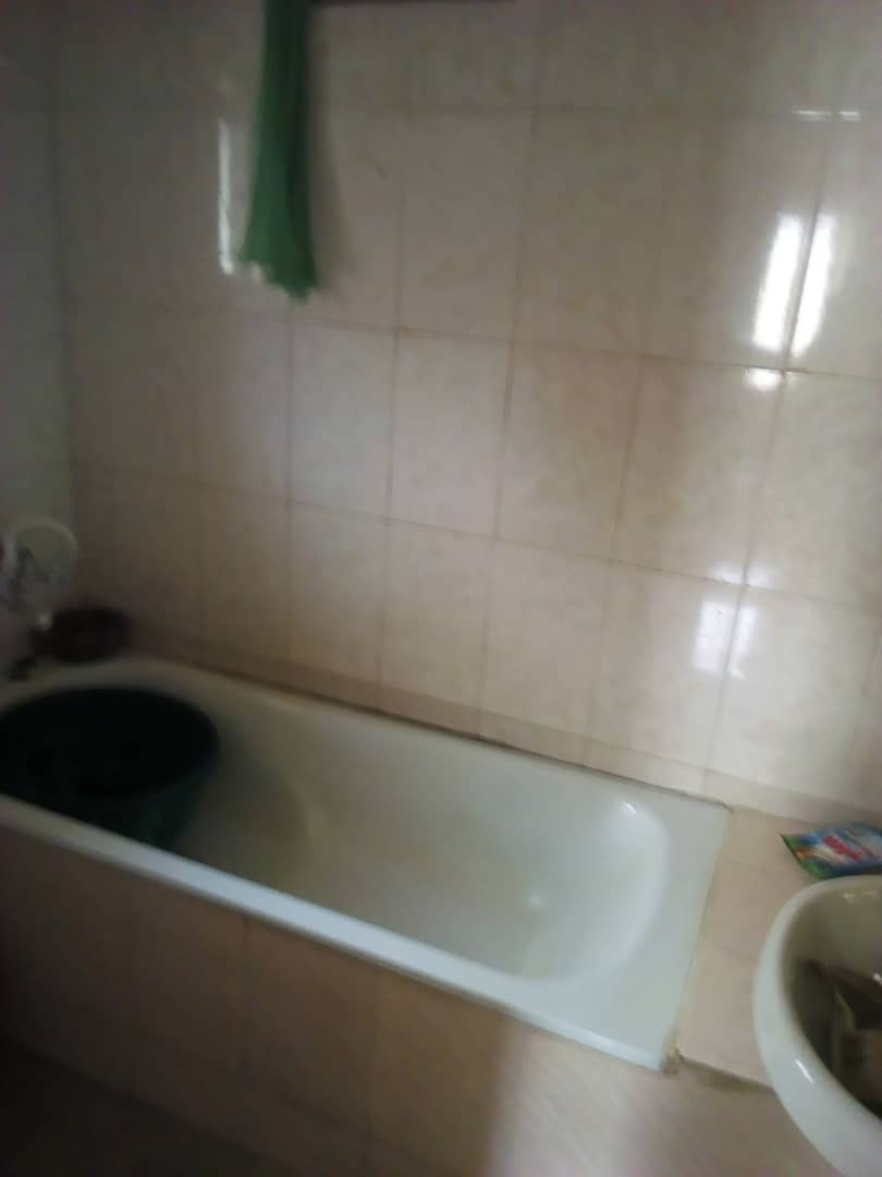 oluwasegun_247's tweet image. For Sale

4 bedrooms bungalow with all rooms en-suit.  

Location: Magodo phase 1 Isheri Extension, Lagos state.  

Location: Receipt and survey plan. 

Price: N25m.