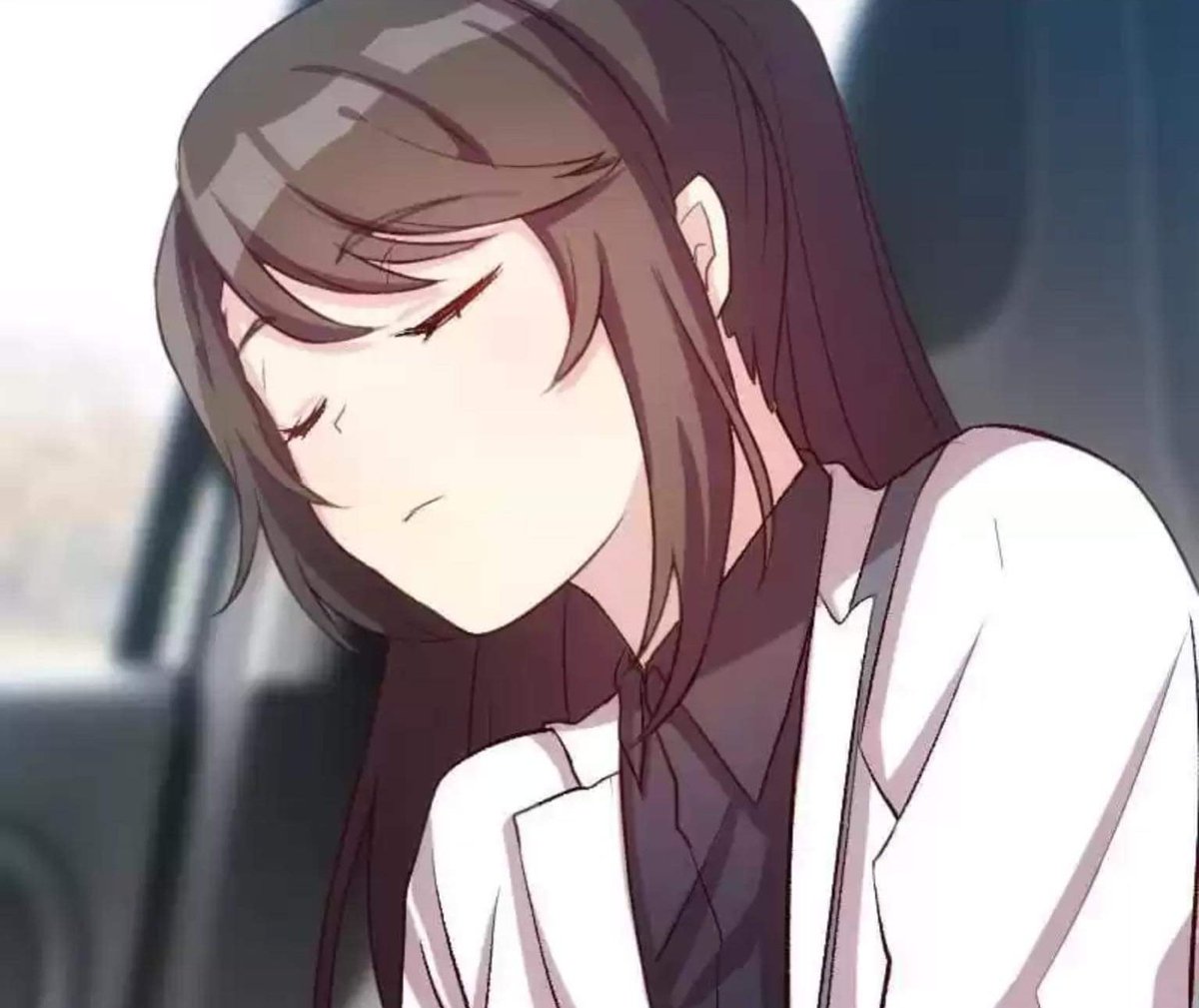 After a long day at the hospital, resting in my car and talking to my sister is my only scapegoat. I wish this world had no crazy villains anymore. Give us doctors a break. Who knew that patient was a villain. Good thing I managed him properly. Now I'm beat.