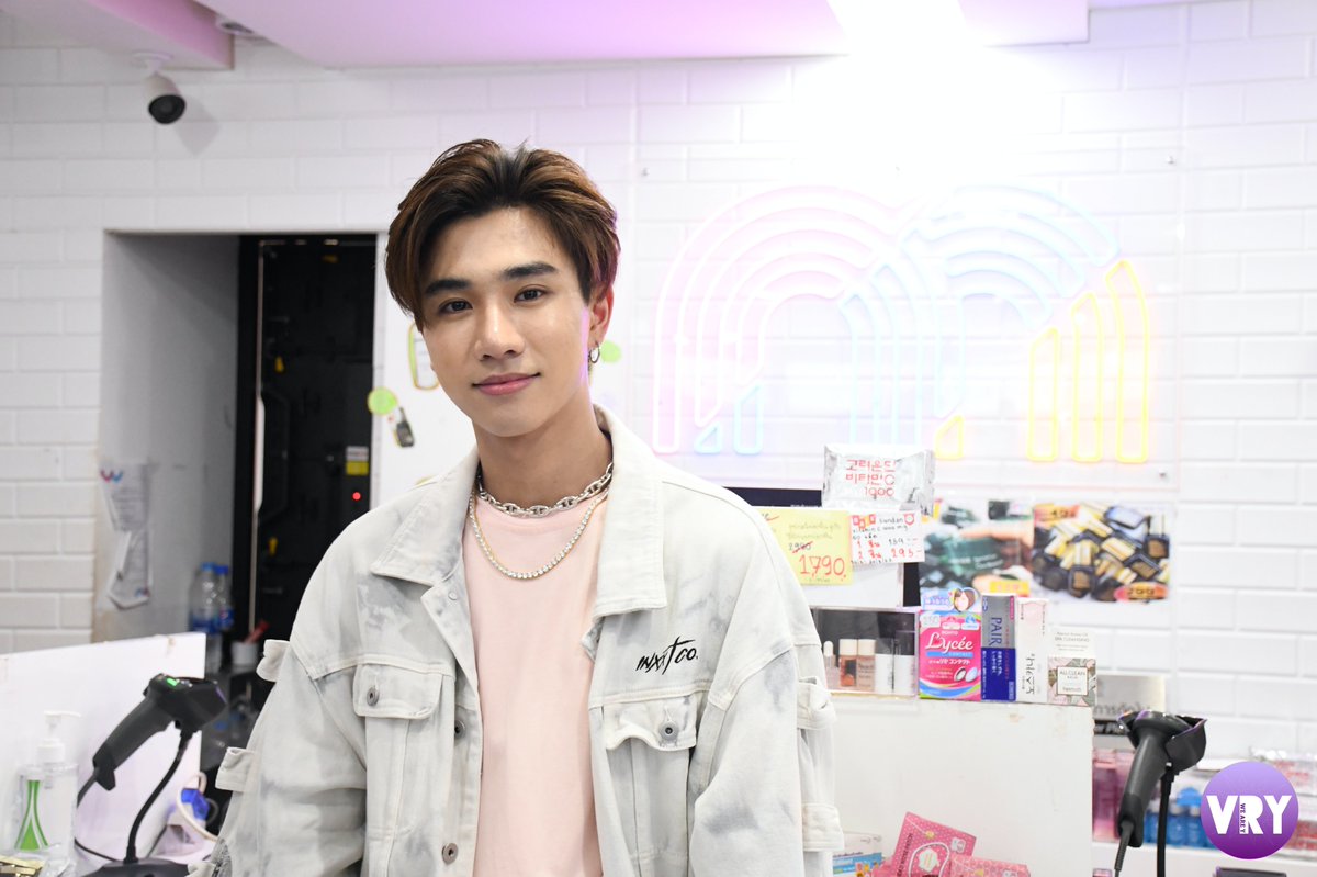 ThailandVry's tweet photo. PERTH ชวนช้อปชิคสุดฟินที่ MULTY สาขาสยาม
จบงานไปกับงานPERTHXMULTYชวนช้อปชิคกับหนุ่มหน้าใสอย่างเพิร์ธ ธนพนธ์ อ่านต่อ>> https://t.co/9OEb96mle5
#PERTHXMULTY #VRYTHAILAND #KDPPE #อาการงี้ #PerthTanapon #PERTHxMulty #PERTHismyBOYFRIEND #บังเอิญรัก2 #AChanceToLoveEP1 #Perthppe #lbc2 https://t.co/7IgCBTLfIE