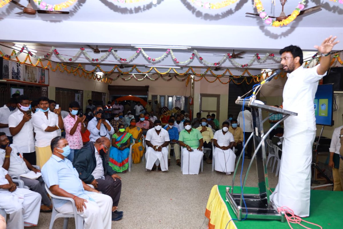 sdineshadmk's tweet photo. பெரியகுளம் வட்டாரப் பகுதியில் உள்ள தொண்டு நிறுவனங்��ள், வணிகர் சங்கங்கள், சமுதாய அமைப்புகள் மற்றும் தன்னார்வலர்களை ஒருங்கிணைத்து, வராக நதியை காப்போம் என்ற அமைப்பை ஏற்படுத்தி, அதனை எவ்வாறு செயல்படுத்தலாமென ஆலோசனைகள் வழங்கினார்.
#SaveVarahaRiver #OPRaveendranathKumarMP (2/2) https://t.co/WnzvB1Ingw