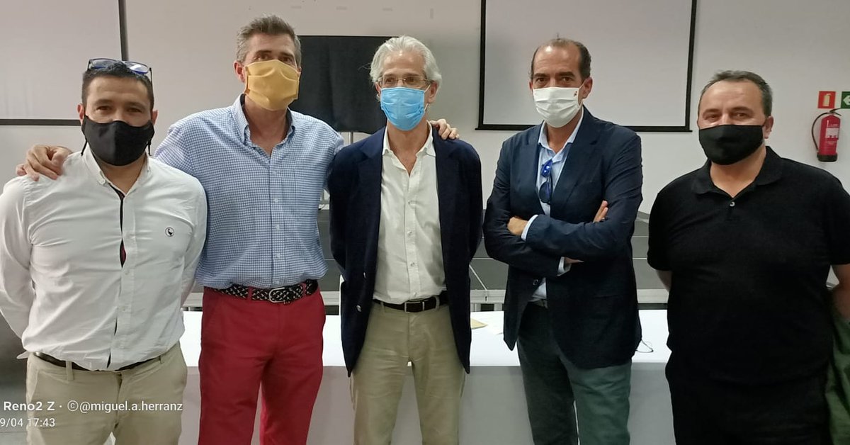 Ramón Morcillo, nuevo presidente de la Federación Española de Pádel con los asambleístas aragoneses.
Desde la Federación Aragonesa de Pádel, le deseamos a Ramón Morcillo el mayor de los éxitos en su nueva etapa como presidente.

<a href="/padelfederacion/">Federación Española de Pádel</a> 
<a href="/ArapadelFAP/">Arapadel</a>