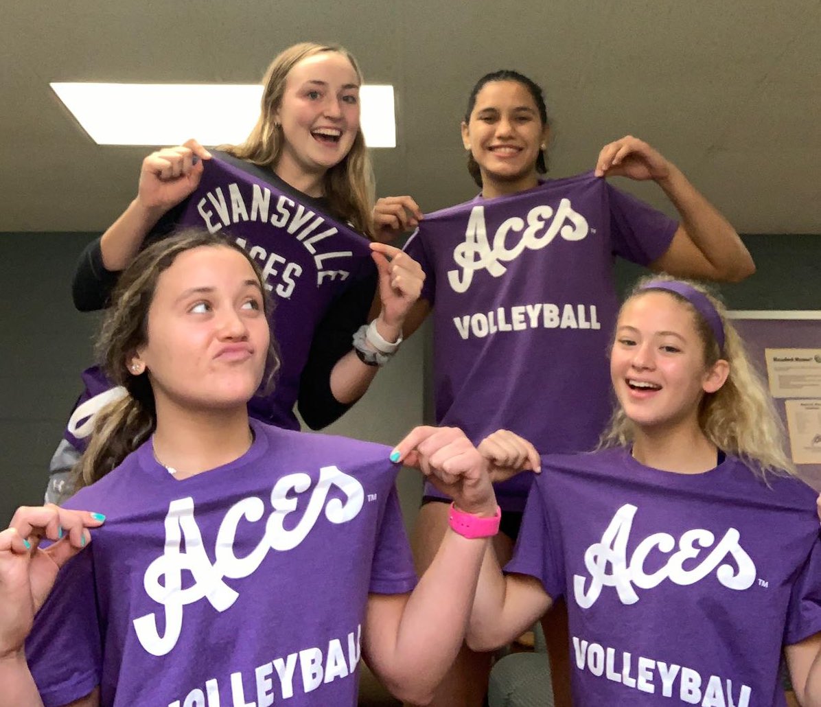 UEAthletics_VB's tweet image. It's #CollegeColorsDay!
Reply with a photo wearing your PURPLE gear! #ForTheAces #HappyPurpleFriday