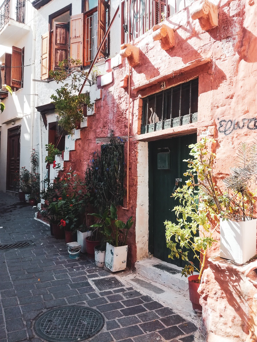 BLOG // Une journée à Hania 🇬🇷

Journée citadine dans la plus belle ville de Crète : Hania

➡️labouclevoyageuse.fr/une-journee-a-…