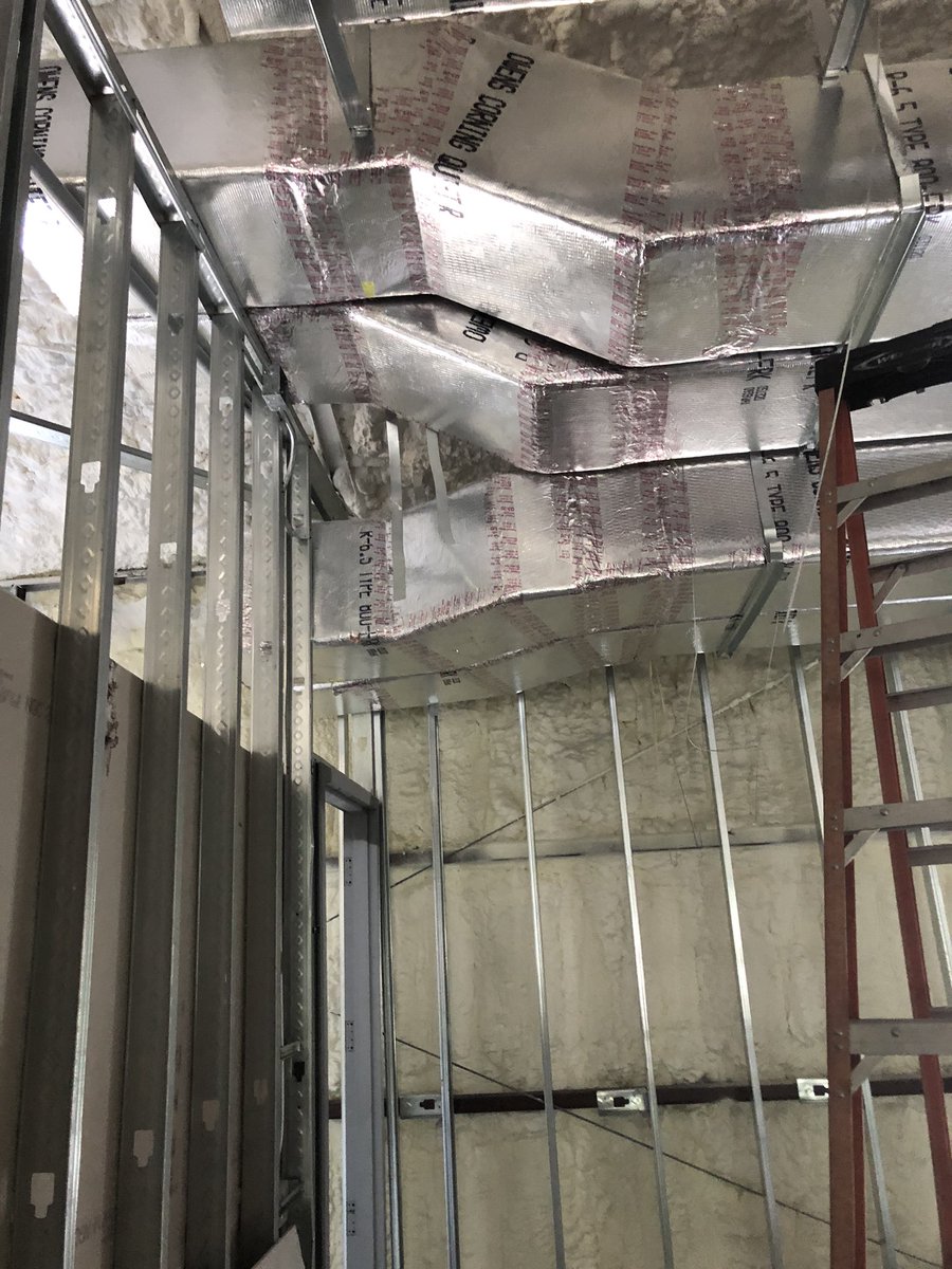 cleverduct79's tweet photo. Making my off set to get over the wall.
#Ductlife #Ductrunner #Ductlove #Clevetductsolutions #Qualitywork https://t.co/II58TLgGSF