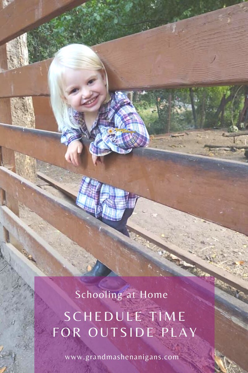 LMRike's tweet photo. Setting up a Distance Learning Space for Schooling at Home 

school at home organizing - study space ideas - study space organization - study space for kids - homeschool room ideas 

https://t.co/RlF1oZw31E https://t.co/2rVMg47c79