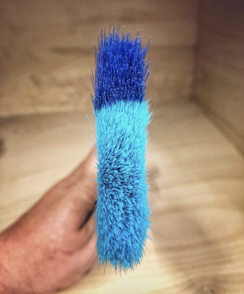 stingerbrush's tweet photo. We’re curious—where are you all from?🌎 

📸 williampatrickcustoms 
#paintbrush #painter https://t.co/h07CLo8n5a