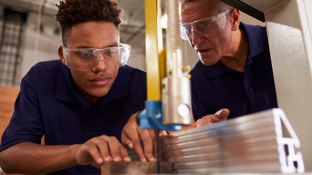 Three industry leaders from <a href="/OInsulators95/">OntarioInsulators95</a> <a href="/_RESCON/">RESCON</a> and <a href="/skillsontario/">Skills Ontario</a> have been appointed as advisers by the Ontario government to engage with youth and key partners to create more supportive pathways into the skilled trades and apprenticeship system. ow.ly/wdlx50BigVm
