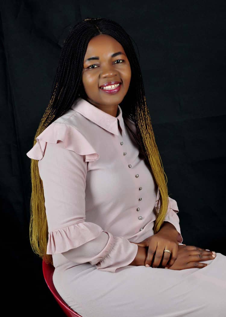 ireadnetwork's tweet photo. Ogechukwu Ezeokoli is a Child-right Advocate, Professional counselor, Author, Educator and a Social Entrepreneur. She is the founder of TEENSED  Foundation and author of #YESWECANSTOPTHISABUSE. 
Oge is one of our featured authors at the #NIBF2020 #iRead https://t.co/RDDicihvbL